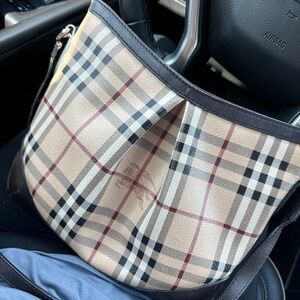 Burberry – Nova Check Bag